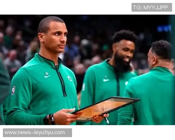 马祖拉称赞科塔防守进步显著强调其肩负的重要责任